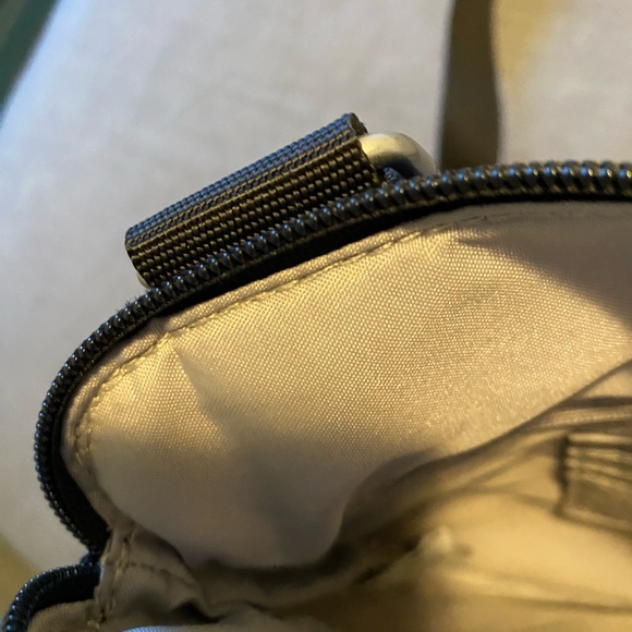 Black Baggallini Crossbody Bag - Picture 5 of 5